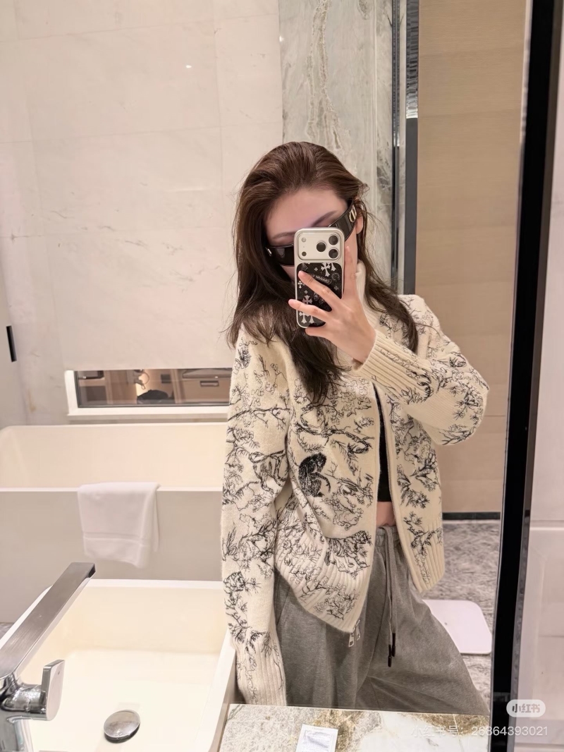 chr1st1an D10r sweaters